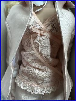 Tonner Tyler Wentworth 2005 Collection JUST DIVINE SYDNEY CHASE 16 DOLL NEW NIB