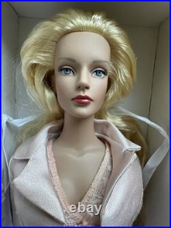 Tonner Tyler Wentworth 2005 Collection JUST DIVINE SYDNEY CHASE 16 Dressed DOLL Tonner Tyler Wentworth 2005 Collection JUST DIVINE SYDNEY CHASE 16 Dressed DOLL