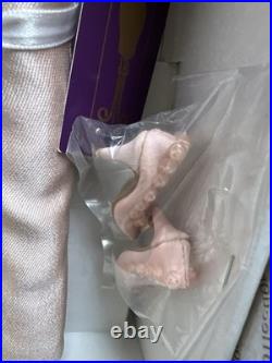 Tonner Tyler Wentworth 2005 Collection JUST DIVINE SYDNEY CHASE 16 Dressed DOLL