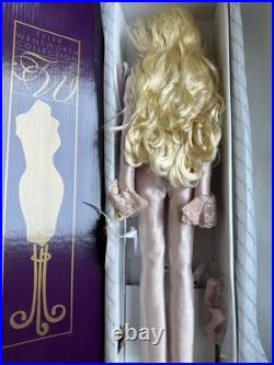 Tonner Tyler Wentworth 2005 Collection JUST DIVINE SYDNEY CHASE 16 Dressed DOLL