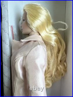 Tonner Tyler Wentworth 2005 Collection JUST DIVINE SYDNEY CHASE 16 Dressed DOLL
