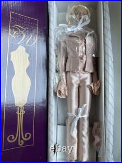 Tonner Tyler Wentworth 2005 Collection JUST DIVINE SYDNEY CHASE 16 Dressed DOLL