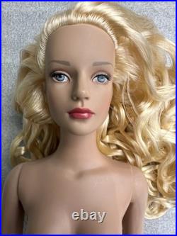 Tonner Tyler Wentworth 2005 Collection JUST DIVINE SYDNEY CHASE 16 NUDE DOLL