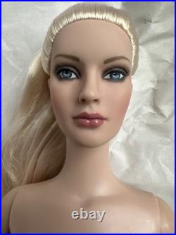 Tonner Tyler Wentworth 2006 Collection BASIC JANE PLATINUM 16 Fashion Doll BW