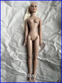Tonner Tyler Wentworth 2006 Collection BASIC JANE PLATINUM 16 Fashion Doll BW