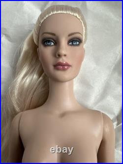 Tonner Tyler Wentworth 2006 Collection BASIC JANE PLATINUM 16 Fashion Doll BW