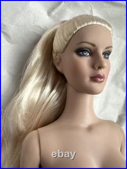 Tonner Tyler Wentworth 2006 Collection BASIC JANE PLATINUM 16 Fashion Doll BW