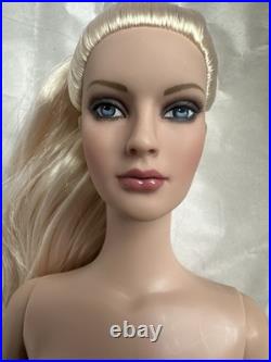 Tonner Tyler Wentworth 2006 Collection BASIC JANE PLATINUM 16 Fashion Doll BW