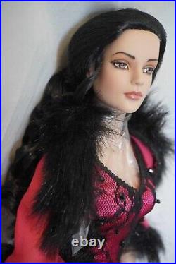 Tonner Tyler Wentworth 2006 On The Rocks Sydney 16 Fashion Doll LE 300 RARE