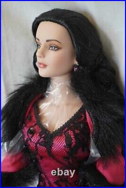 Tonner Tyler Wentworth 2006 On The Rocks Sydney 16 Fashion Doll LE 300 RARE