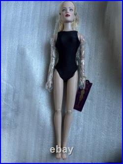 Tonner Tyler Wentworth 2007 BASIC BLACK BLONDE TYLER 16 Fashion DOLL BW BODY LE