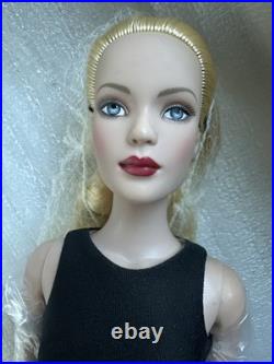 Tonner Tyler Wentworth 2007 BASIC BLACK BLONDE TYLER 16 Fashion DOLL BW BODY LE