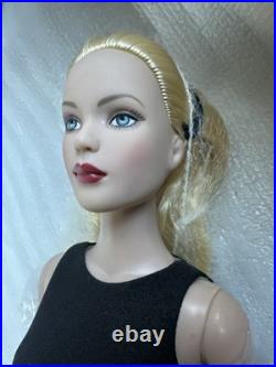 Tonner Tyler Wentworth 2007 BASIC BLACK BLONDE TYLER 16 Fashion DOLL BW BODY LE