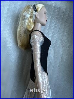 Tonner Tyler Wentworth 2007 BASIC BLACK BLONDE TYLER 16 Fashion DOLL BW BODY LE