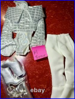 Tonner Tyler Wentworth 2007 COSMIC JETSET LUNA 16 Fashion Only NO DOLL Rare