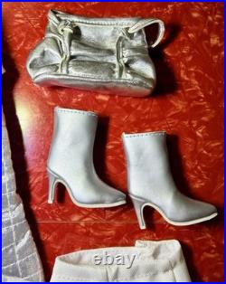 Tonner Tyler Wentworth 2007 COSMIC JETSET LUNA 16 Fashion Only NO DOLL Rare