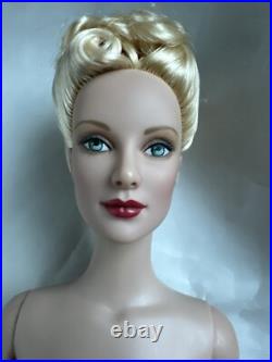 Tonner Tyler Wentworth 2007 HIGH SEAS Basic DAPHNE DIMPLES 16 NUDE Fashion Doll
