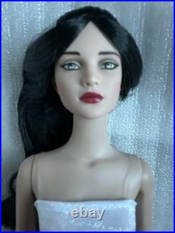 Tonner Tyler Wentworth 2007 ULTRA BASIC STELLA RAVEN 16 FASHION DOLL LE250 READ
