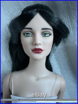 Tonner Tyler Wentworth 2007 ULTRA BASIC STELLA RAVEN 16 FASHION DOLL LE250 READ