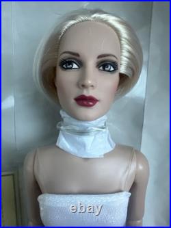 Tonner Tyler Wentworth 2008 ULTRA BASIC SHAUNA PLATINUM 16 Fashion Doll LE 150