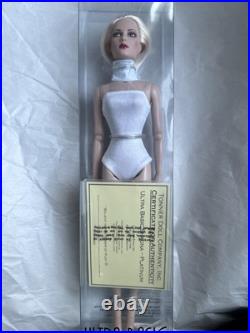 Tonner Tyler Wentworth 2008 ULTRA BASIC SHAUNA PLATINUM 16 Fashion Doll LE 150