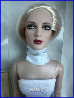 Tonner Tyler Wentworth 2008 ULTRA BASIC SHAUNA PLATINUM 16 Fashion Doll LE 150