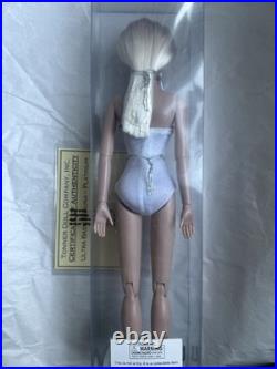 Tonner Tyler Wentworth 2008 ULTRA BASIC SHAUNA PLATINUM 16 Fashion Doll LE 150