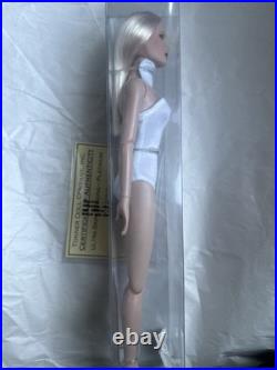 Tonner Tyler Wentworth 2008 ULTRA BASIC SHAUNA PLATINUM 16 Fashion Doll LE 150