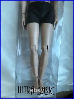 Tonner Tyler Wentworth 2009 Collection MATT O'NEILL ULTRA BASIC RAVEN 17 DOLL