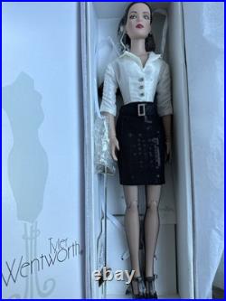 Tonner Tyler Wentworth 2009 Collection SIGNATURE STYLE BW BRUNETTE 16 DOLL LE