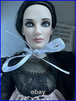 Tonner Tyler Wentworth 2009 SINISTER CIRCUS THE WAIF Fashion Doll LE 1000 NRFB Tonner Tyler Wentworth 2009 SINISTER CIRCUS THE WAIF Fashion Doll LE 1000 NRFB