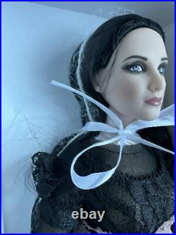 Tonner Tyler Wentworth 2009 SINISTER CIRCUS THE WAIF Fashion Doll LE 1000 NRFB Tonner Tyler Wentworth 2009 SINISTER CIRCUS THE WAIF Fashion Doll LE 1000 NRFB