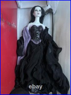 Tonner Tyler Wentworth 2010 HALLOWEEN CONVENTION DEATH 16 Dressed Fashion Doll