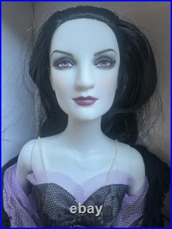 Tonner Tyler Wentworth 2010 HALLOWEEN CONVENTION DEATH 16 Dressed Fashion Doll