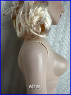 Tonner Tyler Wentworth 2010 HOLLYWOOD GLAMOUR OFF SET CAROL BARRIE NUDE 16 DOLL