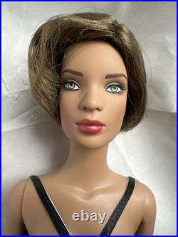 Tonner Tyler Wentworth 2010 WIGGED BASIC ESME 16 Fashion DOLL BW BODY +bodysuit Tonner Tyler Wentworth 2010 WIGGED BASIC ESME 16 Fashion DOLL BW BODY +bodysuit
