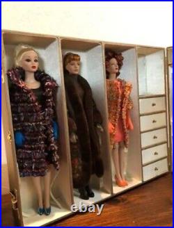 Tonner Tyler Wentworth 3 Doll with Wardrobe Box, Doll Stands, Anniversary Album