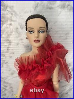 Tonner Tyler Wentworth All Drama Sydney Chase 16 doll complete