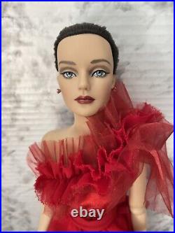 Tonner Tyler Wentworth All Drama Sydney Chase 16 doll complete