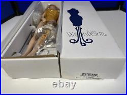 Tonner Tyler Wentworth All Glamour Sydney Deluxe Basic T13TWBD02 16 Doll