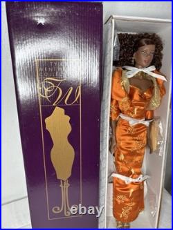 Tonner Tyler Wentworth Amber Glow Esmé TW2413 16 Fashion Doll NRFB