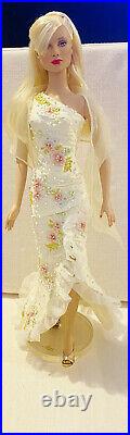Tonner Tyler Wentworth Angelina L. E. Fashion Dressed Doll 16H