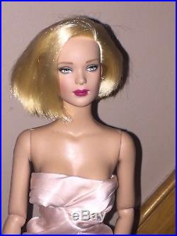 Tonner Tyler Wentworth Blonde Cest Magnifique 16 Fashion Doll T5-T16D-01-002