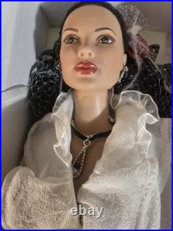 Tonner Tyler Wentworth Bohemian Beauty ANGELINA 16 Doll & Outfit