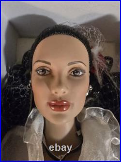 Tonner Tyler Wentworth Bohemian Beauty ANGELINA 16 Doll & Outfit