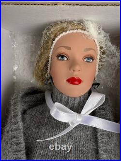 Tonner Tyler Wentworth Capital Investment Doll TW1204 Blonde Gray Outfit NRFB