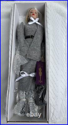 Tonner Tyler Wentworth Capital Investment Doll TW1204 Blonde Gray Outfit NRFB