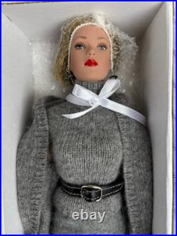 Tonner Tyler Wentworth Capital Investment Doll TW1204 Blonde Gray Outfit NRFB