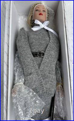 Tonner Tyler Wentworth Capital Investment Doll TW1204 Blonde Gray Outfit NRFB