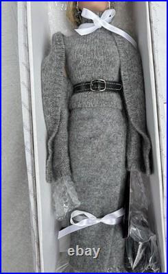 Tonner Tyler Wentworth Capital Investment Doll TW1204 Blonde Gray Outfit NRFB